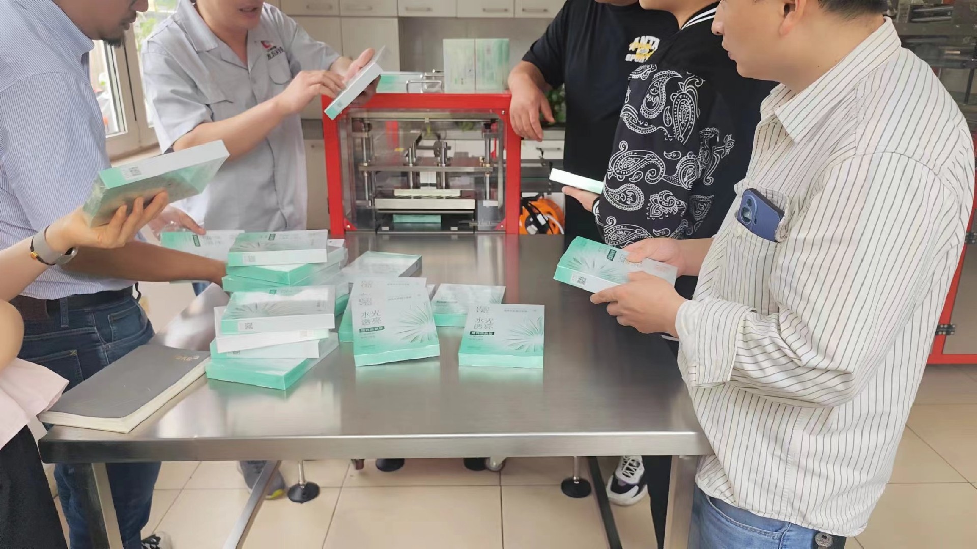 煙包機客戶試機現(xiàn)場